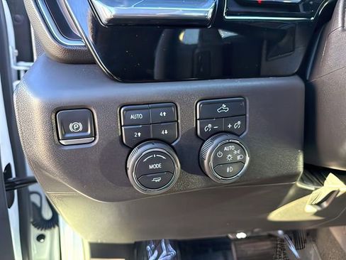 Used 2024 Chevrolet Silverado 1500 LT Trail Boss w/ Convenience Package II image 20