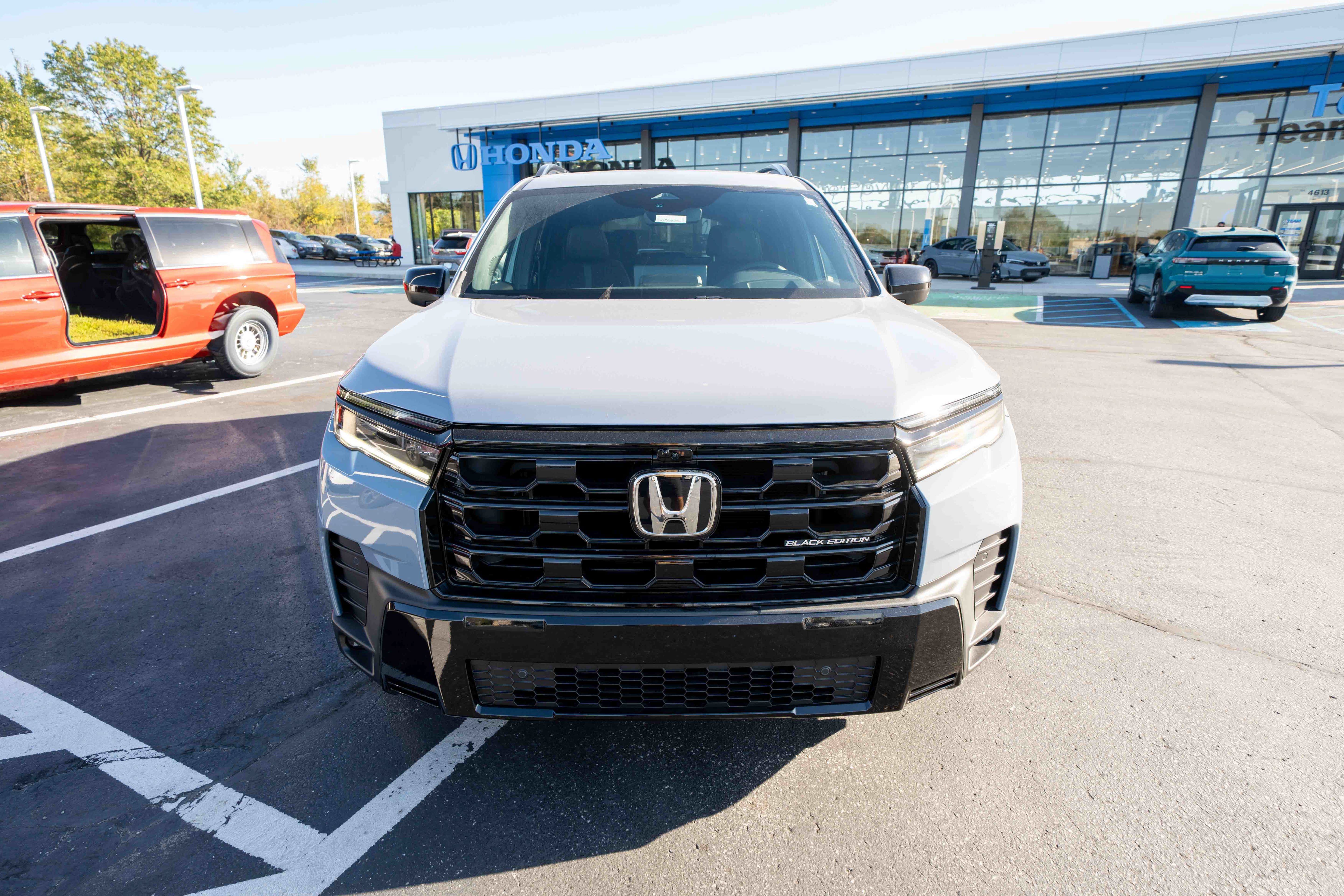 New 2026 Honda Pilot Black Edition image 2