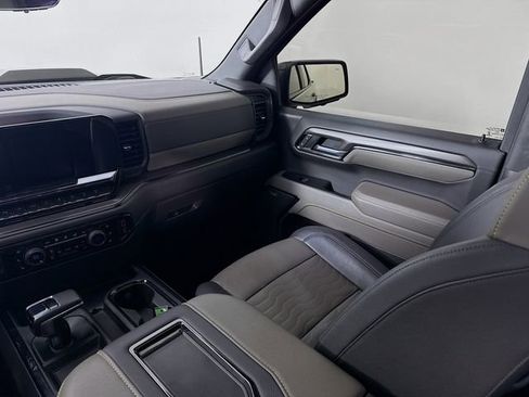 Used 2022 Chevrolet Silverado 1500 ZR2 w/ Technology Package image 25