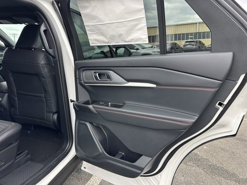 New 2026 Ford Explorer ST-Line w/ ST-Line Street Pack image 17