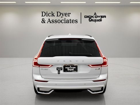 Certified 2025 Volvo XC60 B5 Core w/ Protection Package Premier image 10