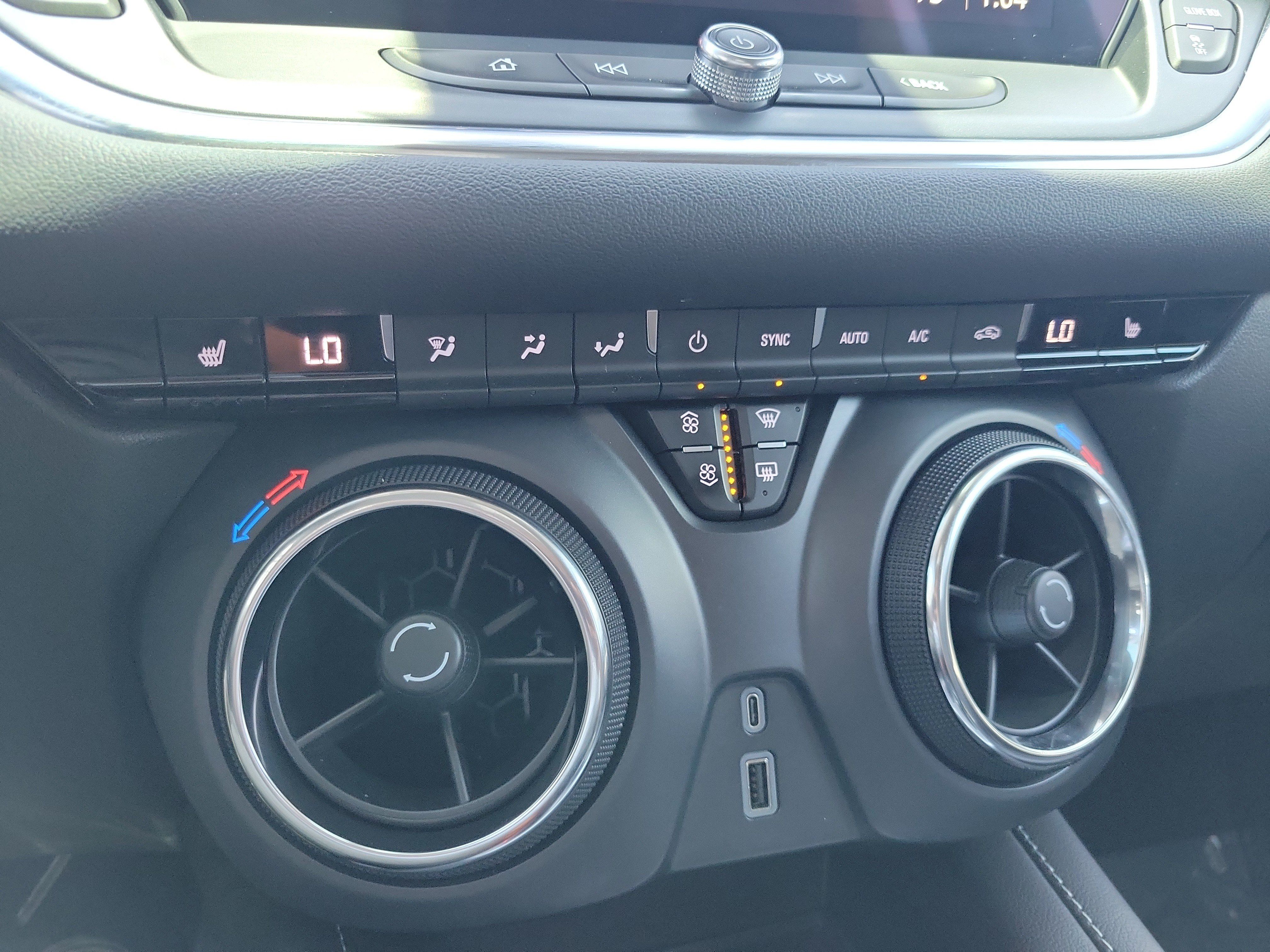 Used 2024 Chevrolet Blazer LT FWD image 24