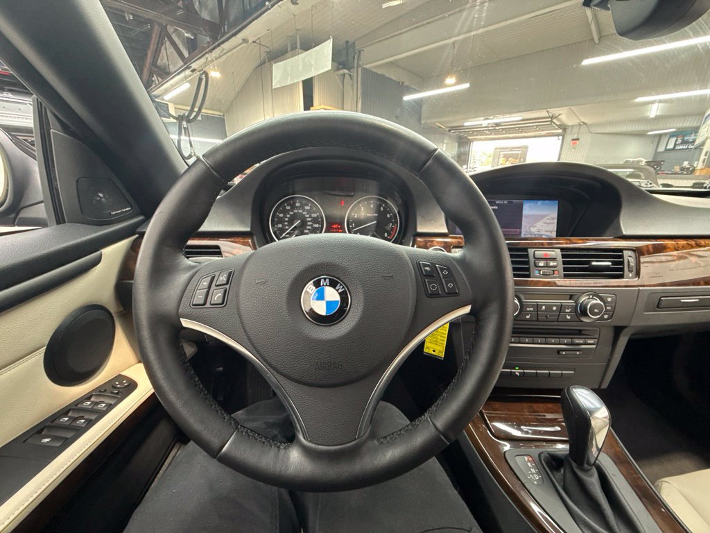 Used 2013 BMW 328i Convertible RWD image 25