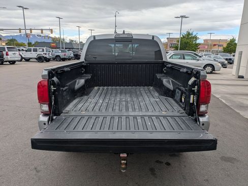 Used 2019 Toyota Tacoma TRD Off-Road AWD/4WD image 30