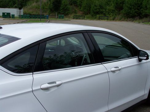 Used 2015 Ford Fusion S FWD image 26