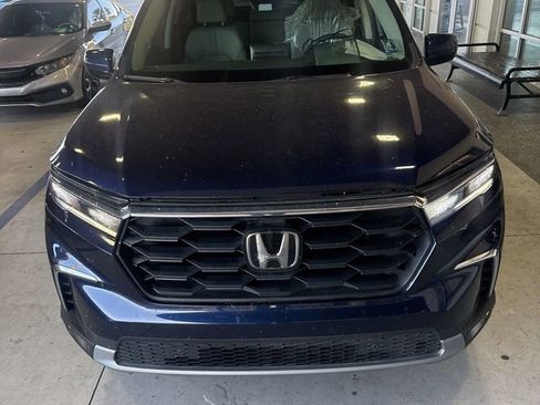 Used 2025 Honda Pilot EX-L image 3