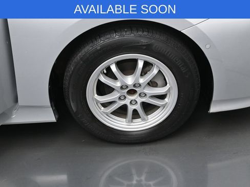 Used 2018 Toyota Prius Four w/ Advanced Technology Package FWD image 37