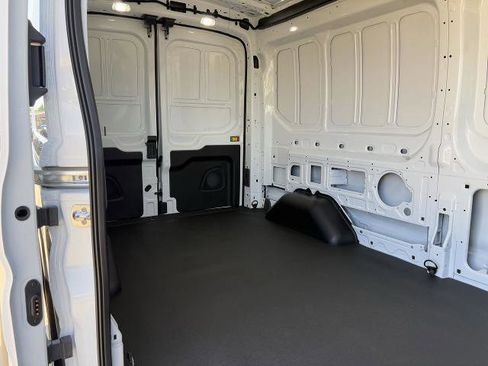 New 2025 Ford Transit 250 148 Medium Roof image 26