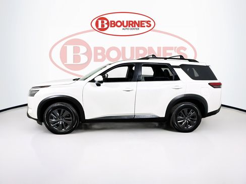 Used 2023 Nissan Pathfinder SV image 7