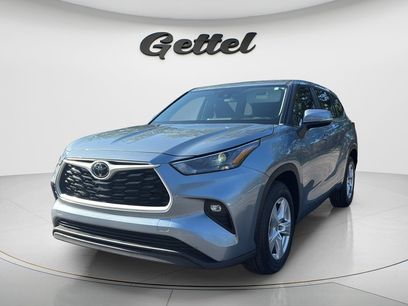 Used 2023 Toyota Highlander LE