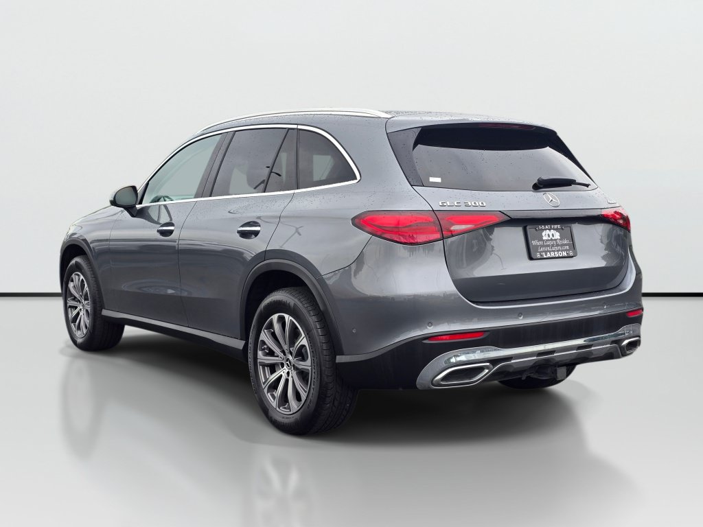 Used 2023 Mercedes-Benz GLC 300 4MATIC w/ Exclusive Trim Package image 3