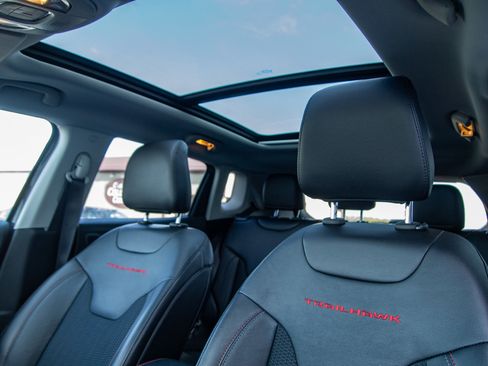 Used 2022 Jeep Compass Trailhawk w/ Sun and Sound Group image 24