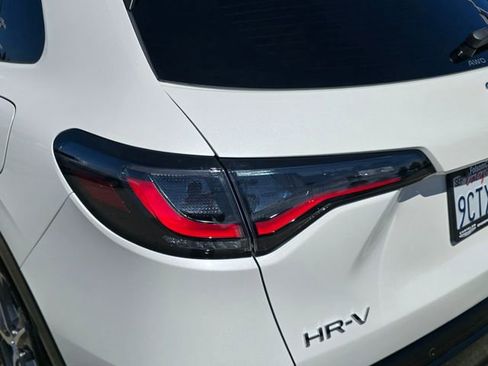 Used 2023 Honda HR-V EX-L image 29