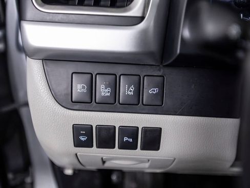 Used 2015 Toyota Highlander Limited w/ Driver Technology Package AWD/4WD image 44