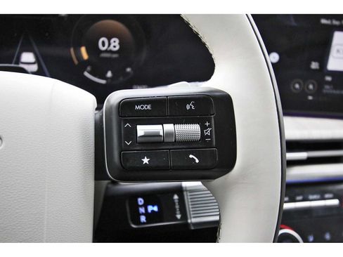 Used 2025 Hyundai Santa Fe Calligraphy FWD image 17