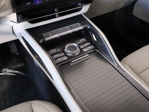 New 2026 Lincoln Nautilus Premier w/ Jet Appearance Package AWD/4WD image 8