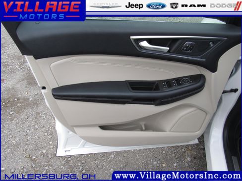 Used 2022 Ford Edge Titanium w/ Equipment Group 301A image 9
