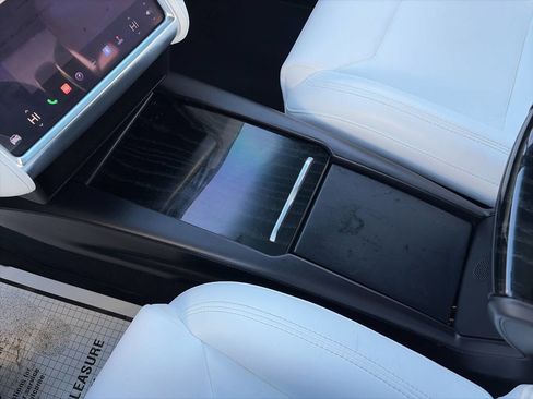 Used 2016 Tesla Model X 75D image 35