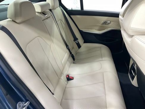 Certified 2025 BMW 330i xDrive Sedan w/ Premium Package AWD/4WD image 38