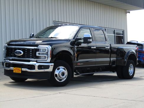 Used 2025 Ford F350 Lariat w/ Lariat Ultimate Package AWD/4WD image 12