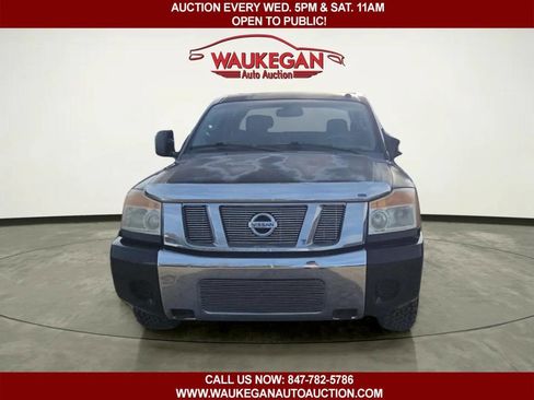 Used 2008 Nissan Titan SE RWD image 2