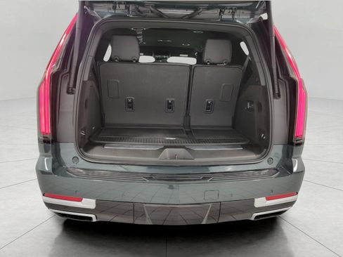 Used 2025 Cadillac Escalade Luxury w/ LPO, Floor Liner Package AWD/4WD image 16