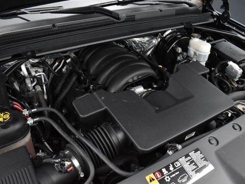 Used 2018 Chevrolet Tahoe Premier AWD/4WD image 37