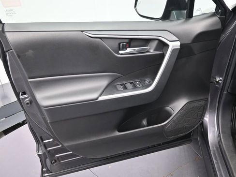 Used 2022 Toyota RAV4 XLE w/ Convenience Package AWD/4WD image 9