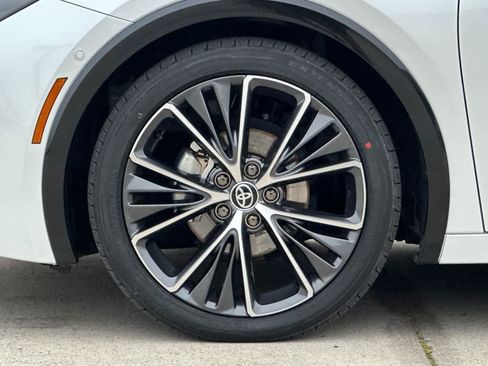 Used 2025 Toyota Prius Limited image 25