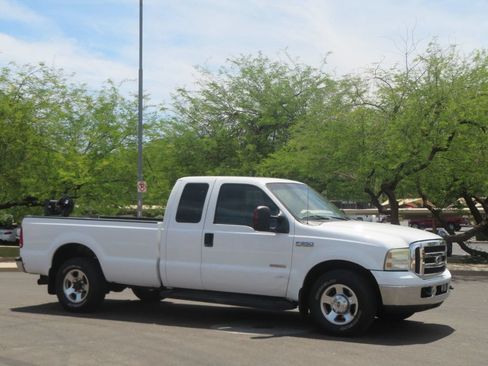 Used 2007 Ford F250 Lariat RWD image 4