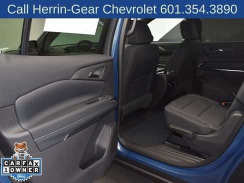 Used 2025 Chevrolet Traverse LT FWD image 15