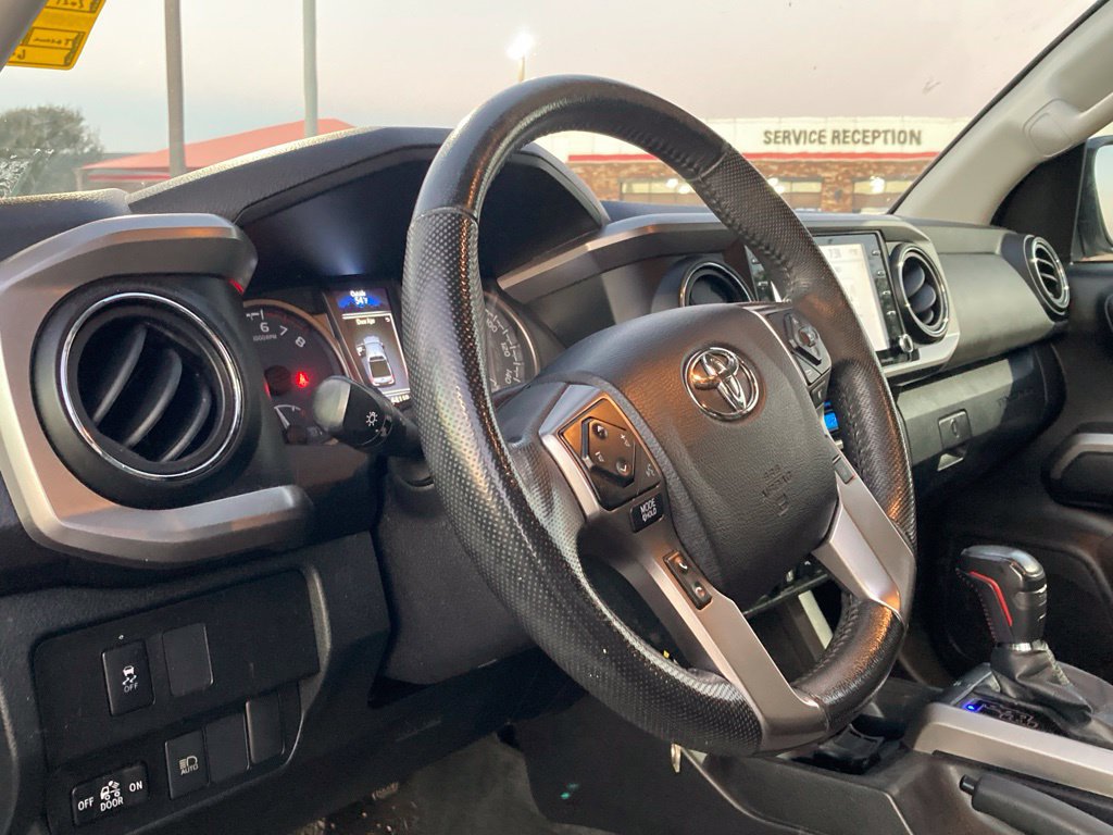 Used 2021 Toyota Tacoma SR5 RWD image 9