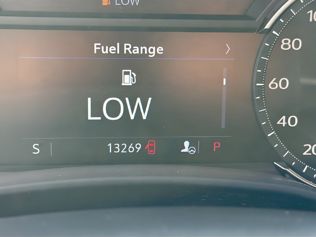 Used 2025 Cadillac CT4 Luxury RWD image 12