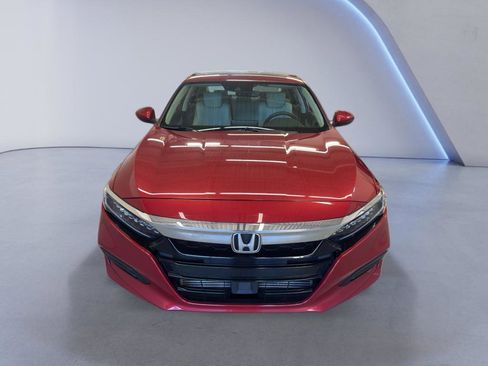 Used 2018 Honda Accord Touring image 2