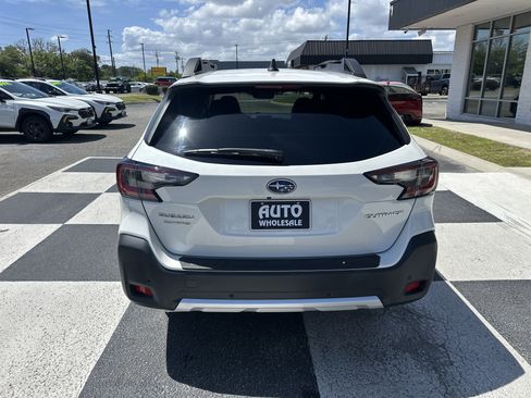 Used 2023 Subaru Outback Limited image 4