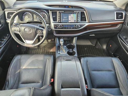 Used 2014 Toyota Highlander Limited Platinum AWD/4WD image 21