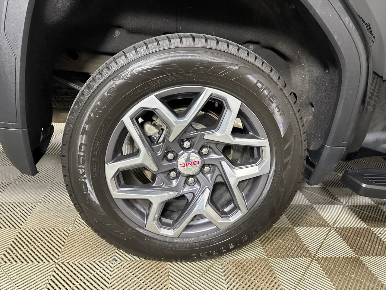 Used 2022 GMC Sierra 1500 SLT AWD/4WD image 34