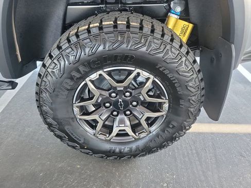 New 2026 Chevrolet Colorado ZR2 AWD/4WD image 22