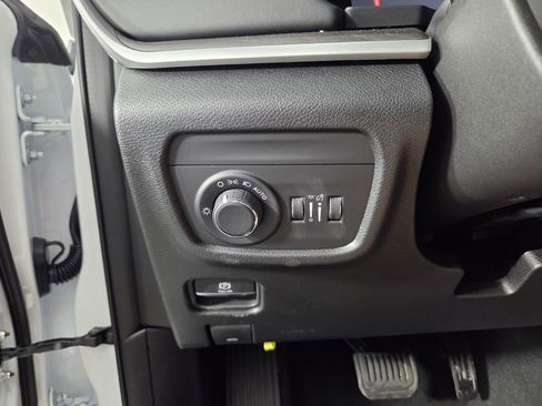 New 2026 Jeep Grand Cherokee Altitude RWD image 21