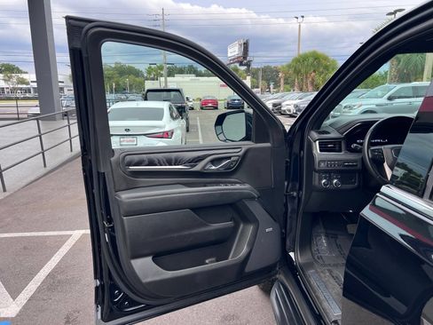 Used 2024 GMC Yukon XL Denali AWD/4WD image 27