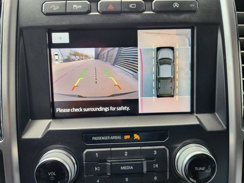 Used 2019 Ford F150 Platinum w/ Equipment Group 701A Luxury image 17