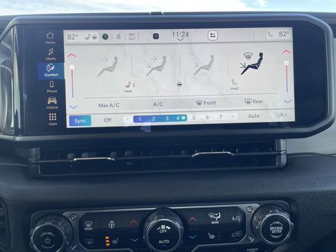 Used 2024 Jeep Gladiator Sport image 7