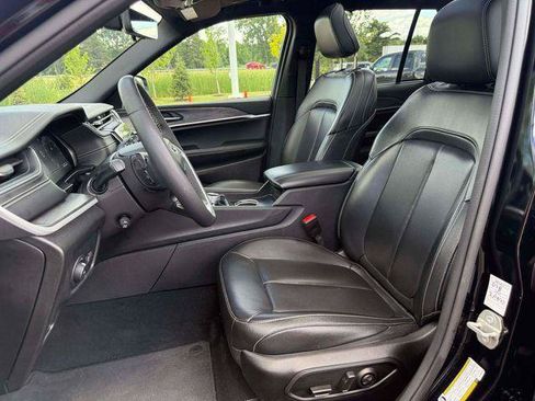 Certified 2024 Jeep Grand Cherokee Limited w/ Luxury Tech Group II AWD/4WD image 18