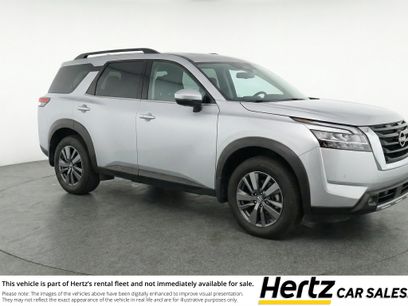 Used 2025 Nissan Pathfinder SV