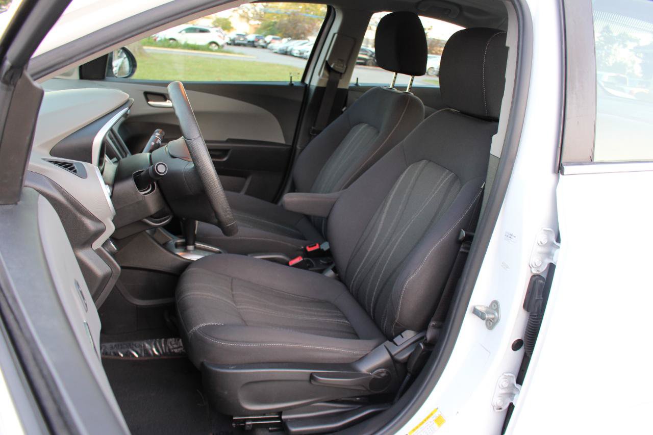 Used 2018 Chevrolet Sonic LT FWD image 15