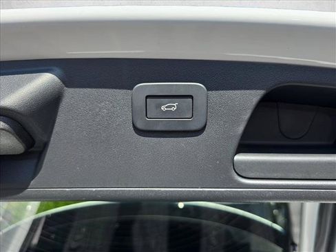Used 2024 Jaguar E-PACE R-Dynamic SE AWD/4WD image 13