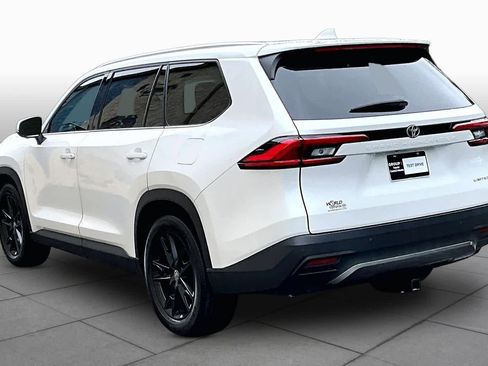 Certified 2024 Toyota Grand Highlander FWD image 12