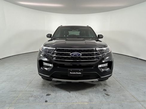 Used 2020 Ford Explorer XLT w/ Equipment Group 202A AWD/4WD image 2