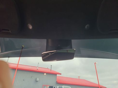 Used 2022 Tesla Model S image 26