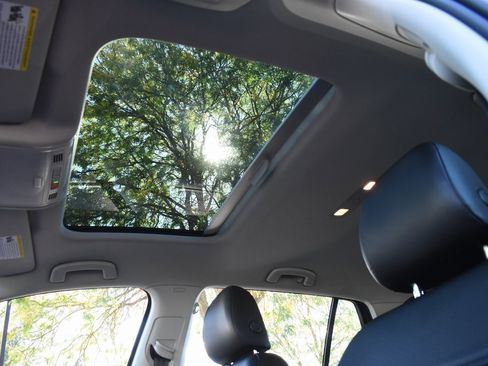 Used 2021 Volkswagen Golf 4-Door image 41